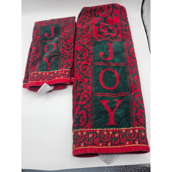 JCPenney Home Collection Other - JCPenney Home Collection Christmas Joy Hand Towels Set of 2 Red Green Gold